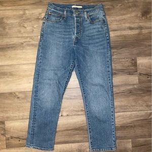 Wedgie Straight Levi’s